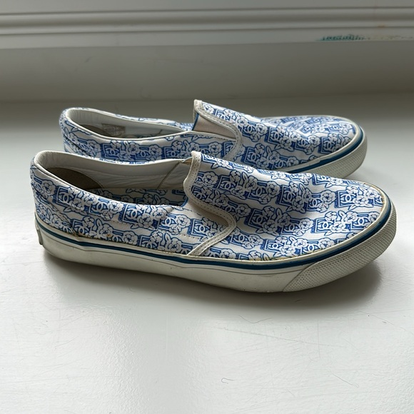 Chanel sneakers. Very gently used - Picture 2 of 5